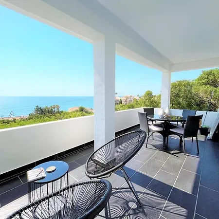 Villa Cortes - 20 Minutes From Puerto Banus *