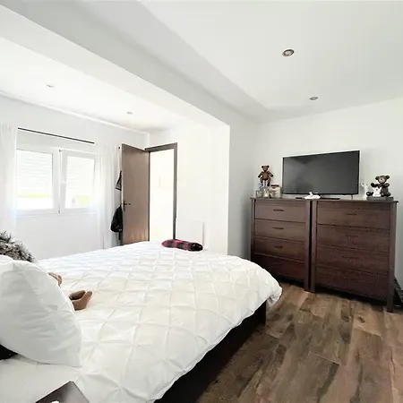 Villa Cortes - 20 Minutes From Puerto Banus *